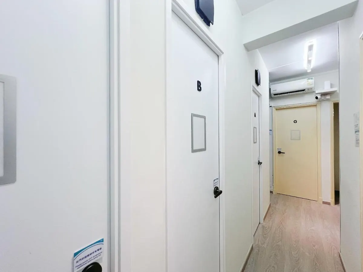 Student Accommodation - 188 Wan Chai Road Hong Kong Hostel